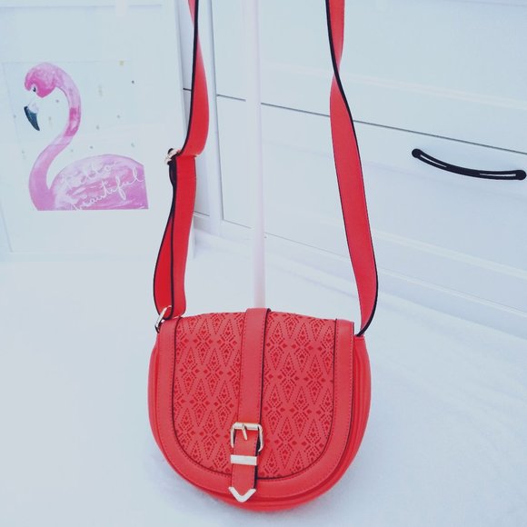 APT 9 CROSSBODY BAG CORAL - Picture 7 of 13